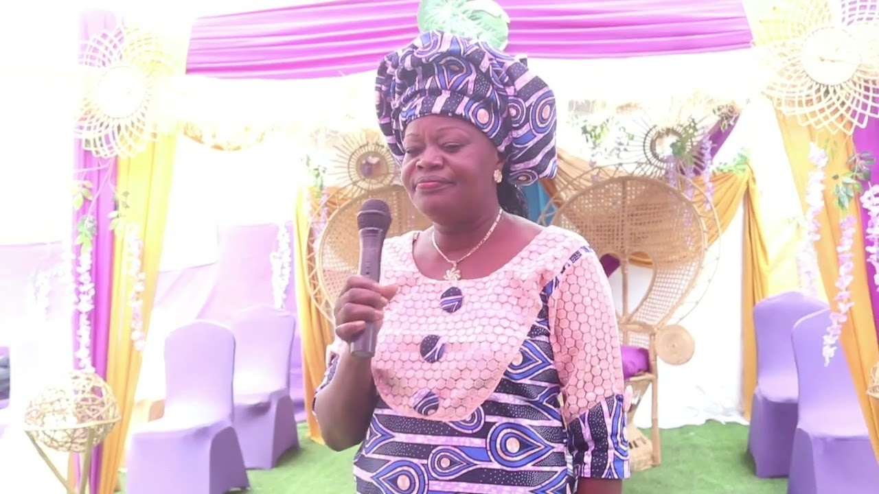 PAGE ROSE MARIAGE COUTUMIER FRANCK & CHIMENE