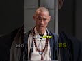¿Por qué te aferras? La vida exige soltar 🙏✨ #sueltayconfía #shihengyi #shaolin #motivacion
