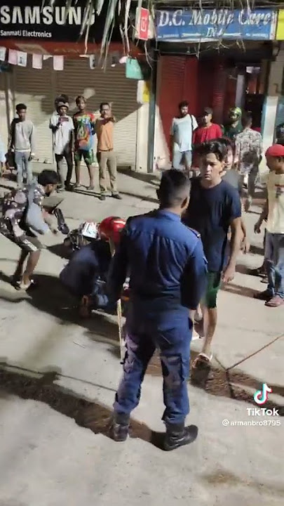 New Road Fight [NEPAL POLICE DARAYARA VGO TA ]