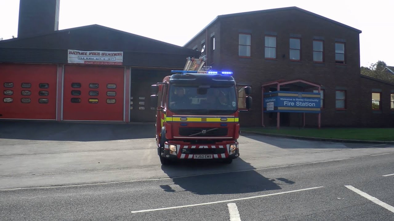West Yorkshire Fire & Rescue Batley Turnout YouTube