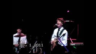 The Hollies - Just One Look (live)