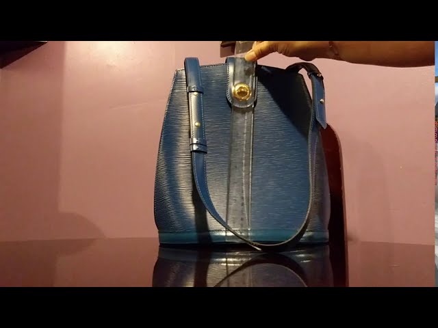 Louis Vuitton Toledo Blue Epi Leather Vintage Sac Triangle Bag Louis Vuitton