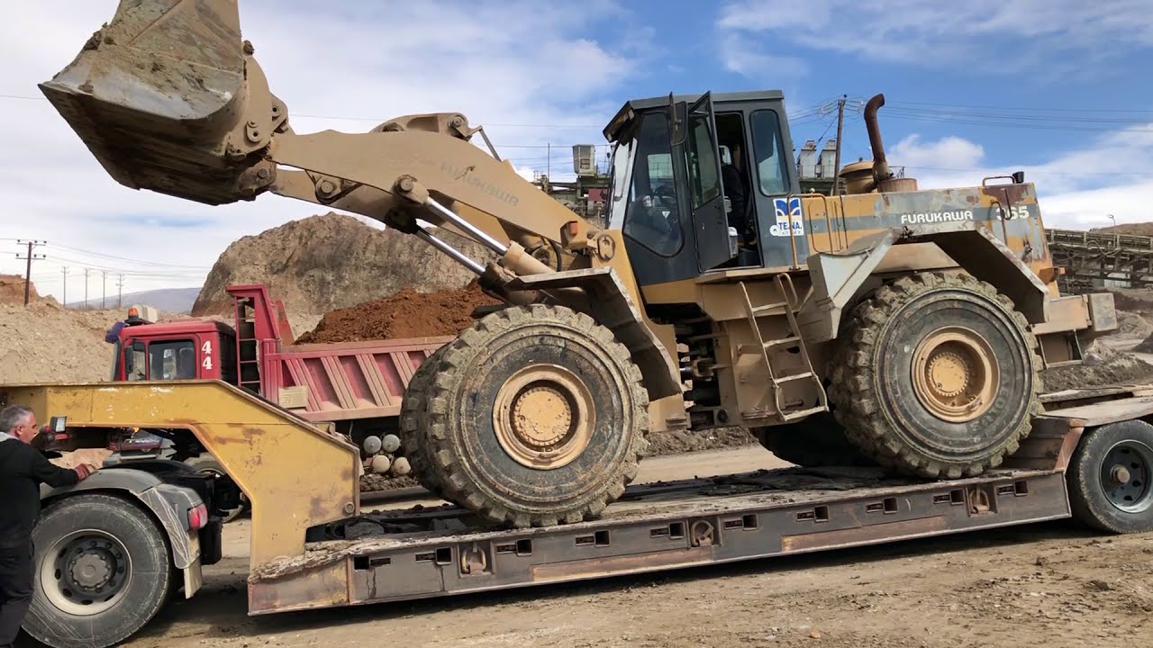Transporting The Furukawa 365 Wheel Loader - Fasoulas Heavy Transports