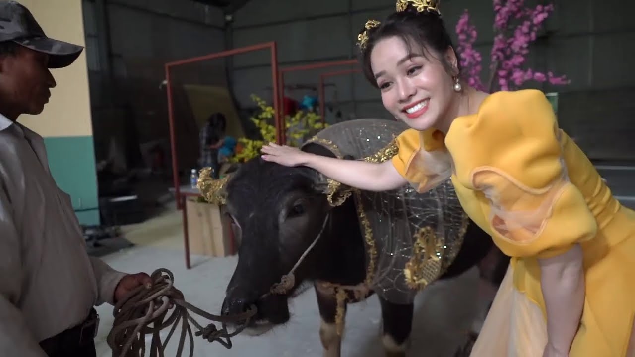 HẬU TRƯỜNG MV CHÀO NĂM CON TRÂU - NHẬT KIM ANH