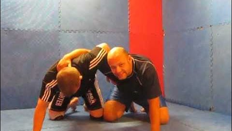 Side by Side - Over Hook - Under Hook Battle (www.grappling-mechanics.com)