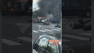 🔴ДНІПРО ПІД УДАРОМ СЕРЕД БІЛОГО ДНЯ! Дрони РФ ВЛУПИЛИ по БАГАТОПОВЕРХІВЦІ! ГОРЯТЬ АВТО та АВТОБУС