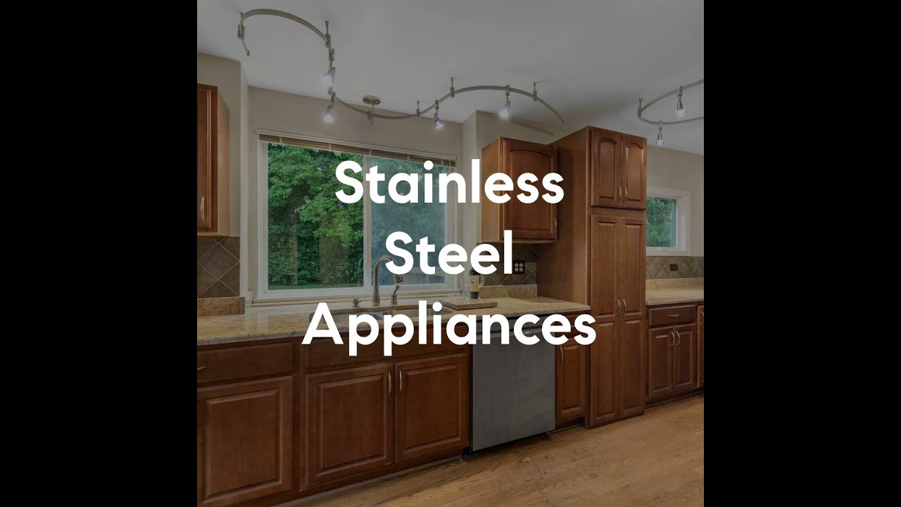 711 Ravinia Drive🏞️🍽️🏠 