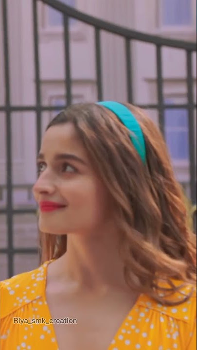 She is the prettiest Barbie doll 😍Cutest girl Alia Bhatt expression whatsapp status HD🔥🎉