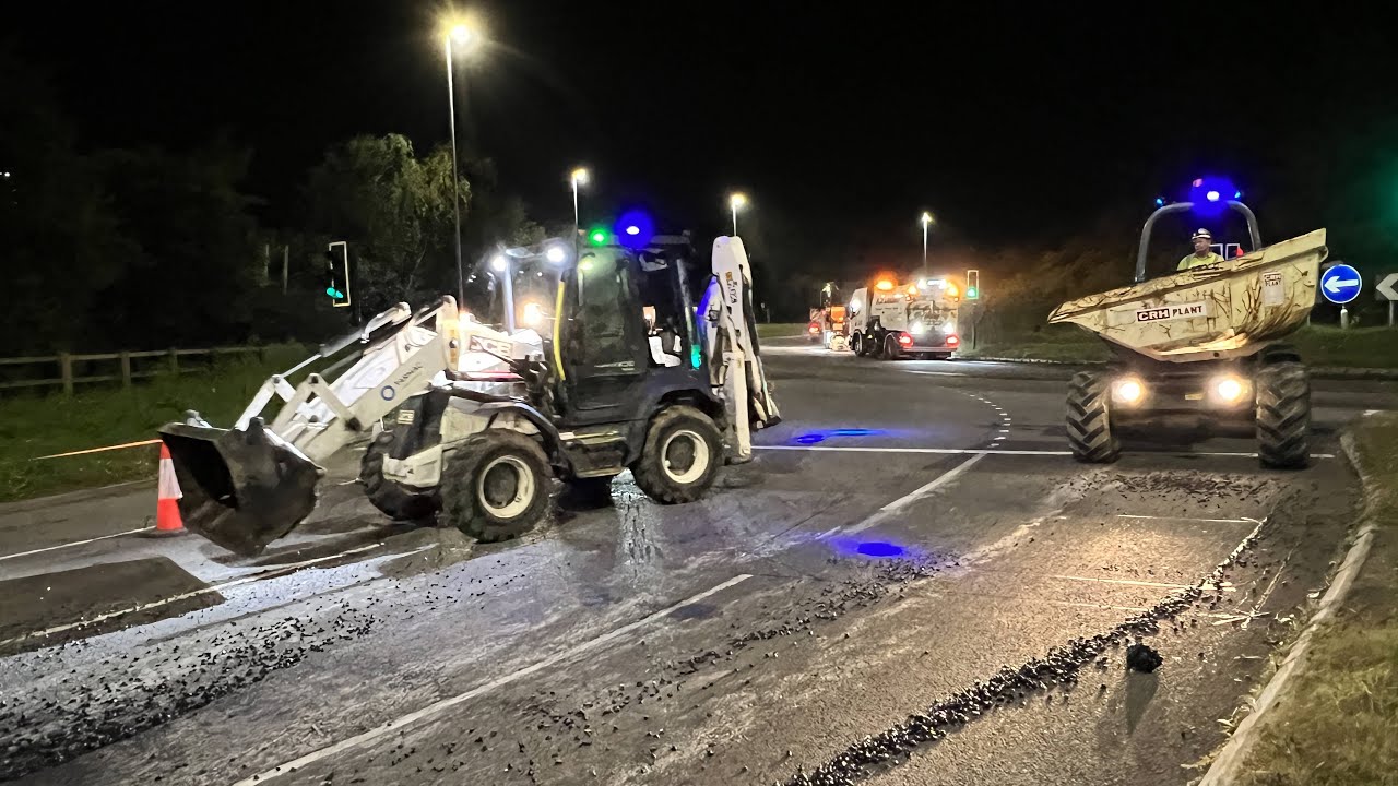 Resurfacing Works-A417 Barnett Way Roundabout (C&G) Gloucester-Night 1