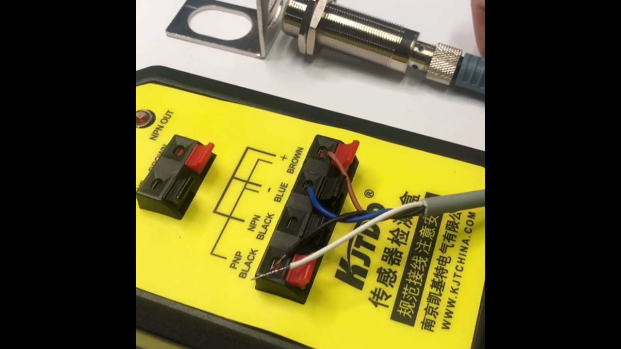 KJT The M18 flush proximity sensor