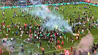 SAINT-ETIENNE FANS PITCH INVASION | SAINT-ETIENNE VS AUXERRE | SAINT-ETIENNE FANS ATTACKED PLAYERS |
