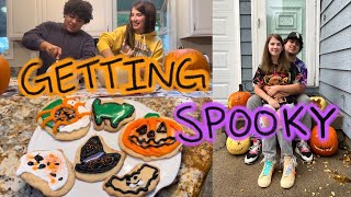 Getting Ready for Halloween!! | tie dying, carving pumpkins, and Halloween treats!