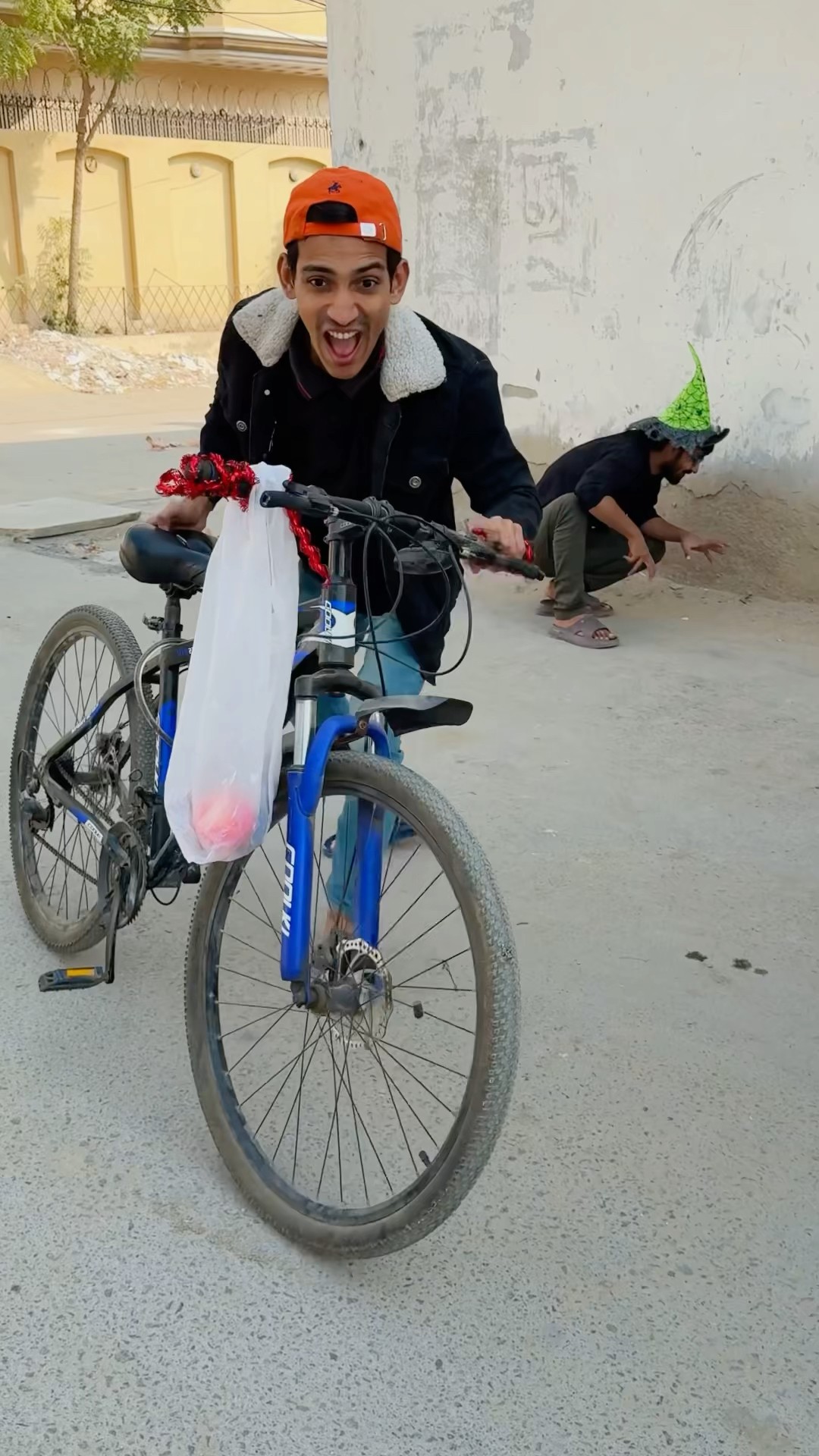 Magic ? Snatching For Bicycle ?|