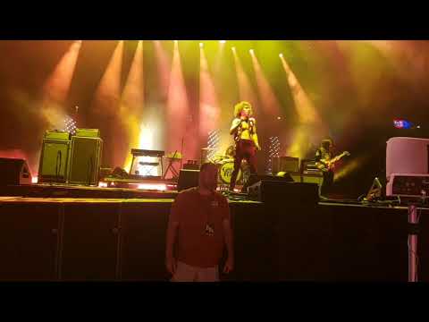Greta Van Fleet "When The Curtain Falls"