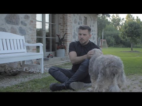 Video: Ko Slavenības Sauc Par Saviem Suņiem