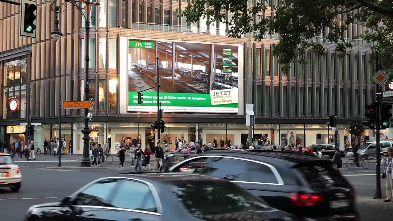 Berlin City West Kurfurstendamm Joachimstaler Platz Led Screen Mcdonalds Sep 11 Youtube