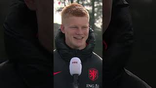 🕰️👶 Een trip down memory lane met kleine 'Keesje': van AZ-jeugd naar debuteren in Oranje.