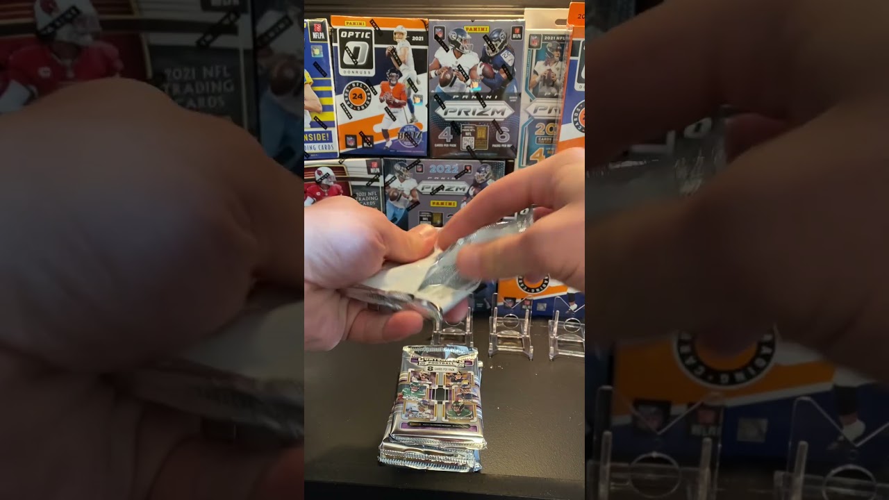 🔥🔥 FOOTBALL CARDS!! PACK OPENING!! 2022 PANINI CONTENDERS FOOTBALL BLASTER BOX 