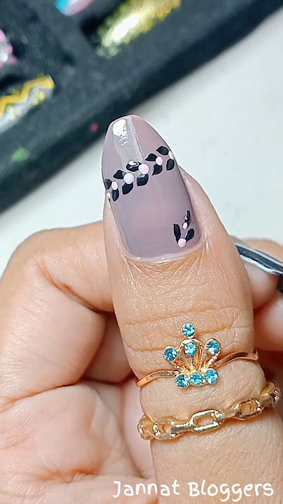 Download lagu Ratri🌷 part-3 #shorts #jannatblogger #nailart #naildesign #bhootfm_email_story #bhoot