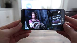 LG G Flex Review - The Gadget Show