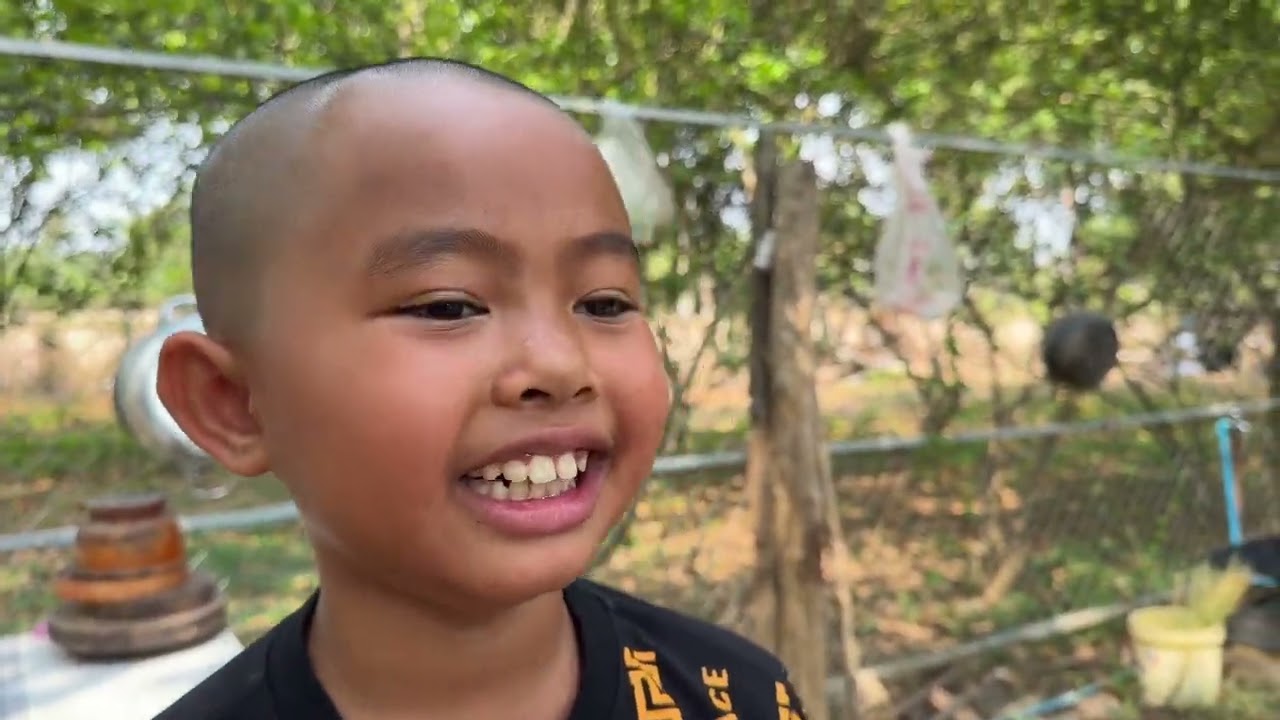 នាយក្រិនធ្វេីម្ហូបទៀតហេីយ😋🤤