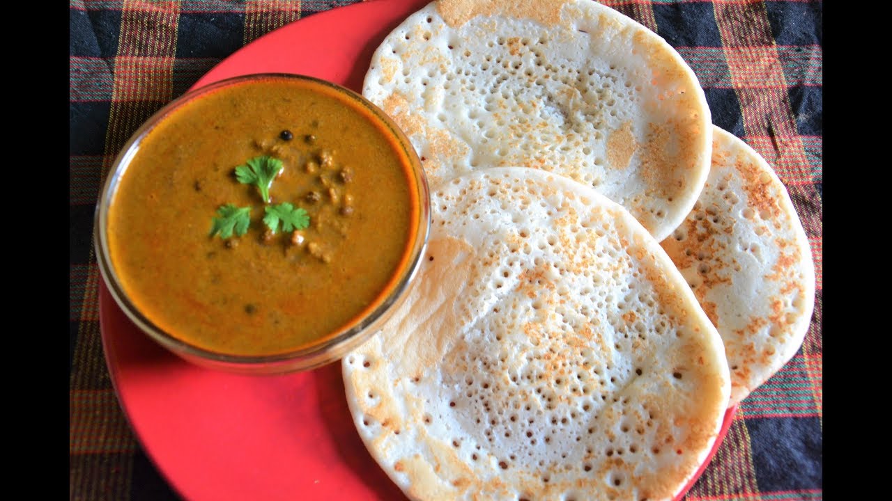 मालवणी आंबोळी आणि काळ्या वाटण्याचे उसळ | Malvani Amboli and Kala vatana usal