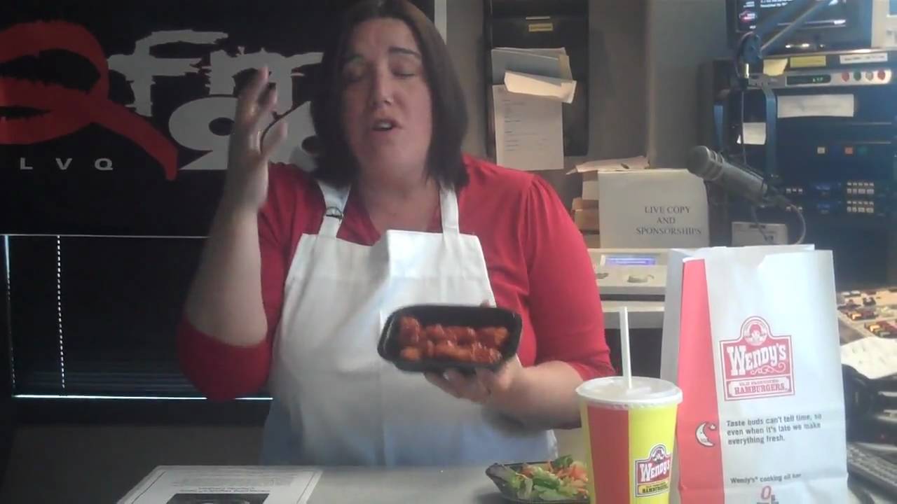 Wendy's Chipotle Boneless Wings Tasting with Sue.MP4 - YouTube