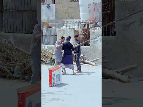 عمل مقلب طلعوا أصحاب الحارة كلهم يضاربوه ه #اكسبلور #كوميديات #ضحك #ضحك #funny