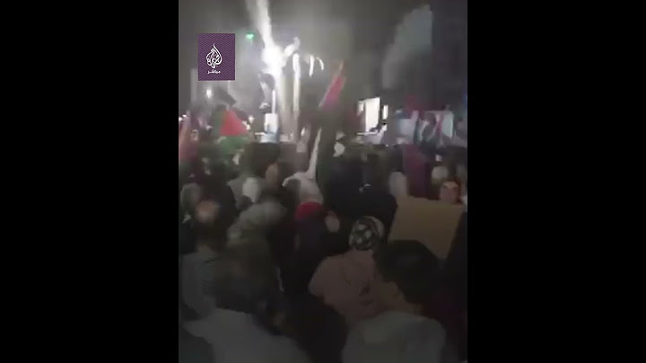 مغربيون يتظاهرون أمام مقر القنصلية الأمريكية في الدار البيضاء رفضًا للعدوان الإسرائيلي على غزة