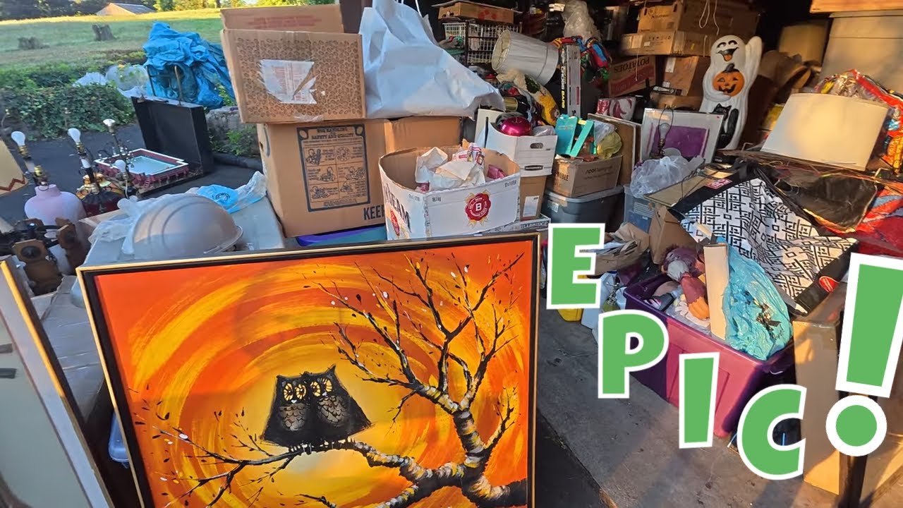 Столько винтажных вещей на распродаже One Yard Sale!