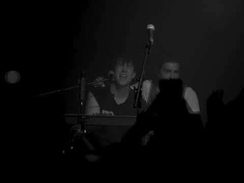 FRIENDS LIVE IN LONDON