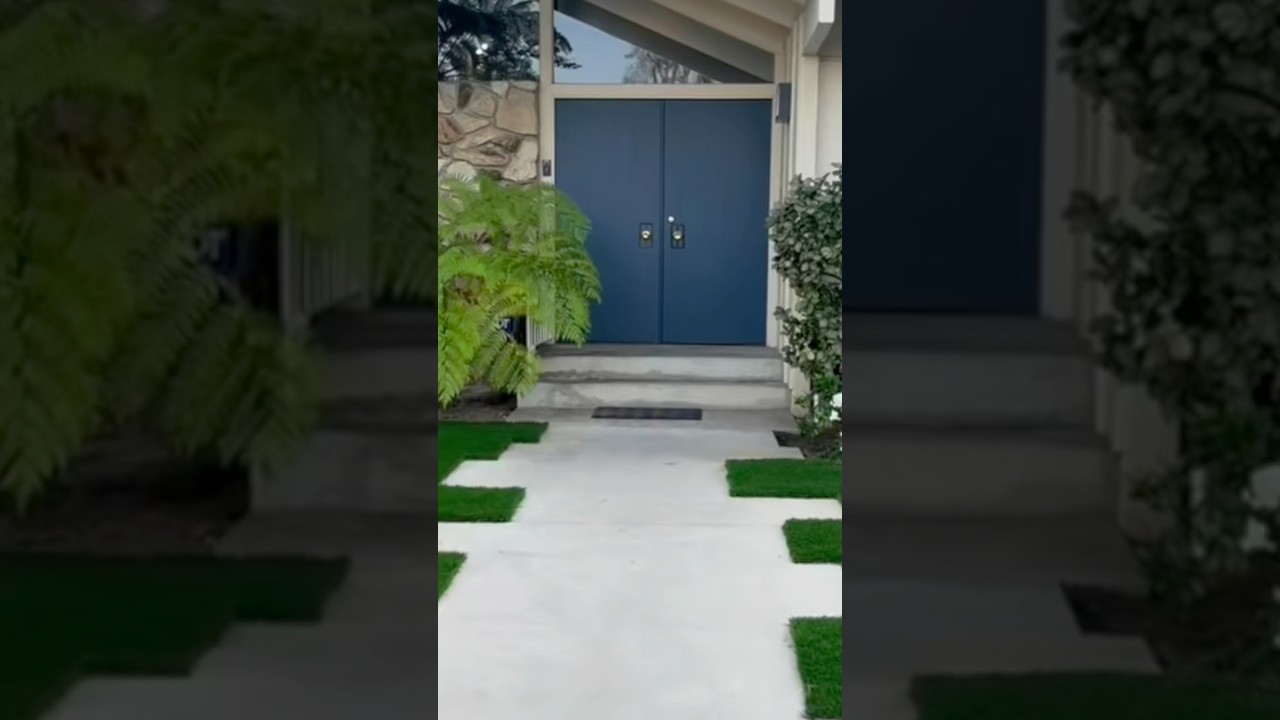 The Brady Bunch Home 