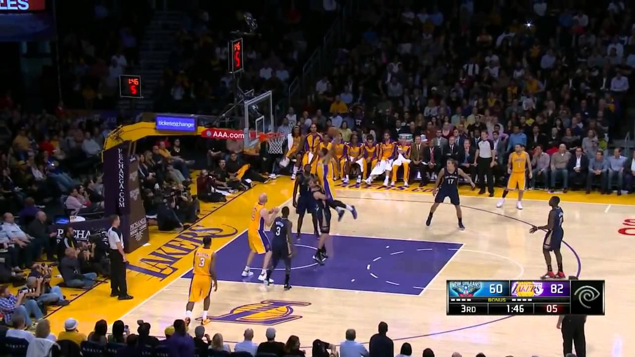Xavier Henry posterizes Jeff Withey (vine)