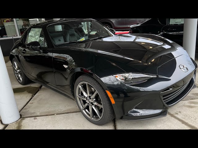 This 2022 Mazda Miata MX-5 GT Is The Coolest Roadster With A Manual  Transmission 