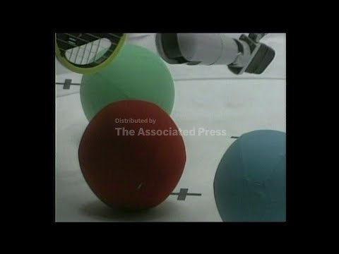 Japan - Volleyball playing robot