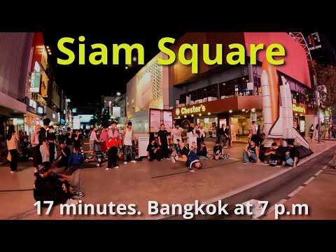 Siam Square in Bangkok at 7 p.m on sunday,  If you come here, you'll see this. #Thailand #Bangkok