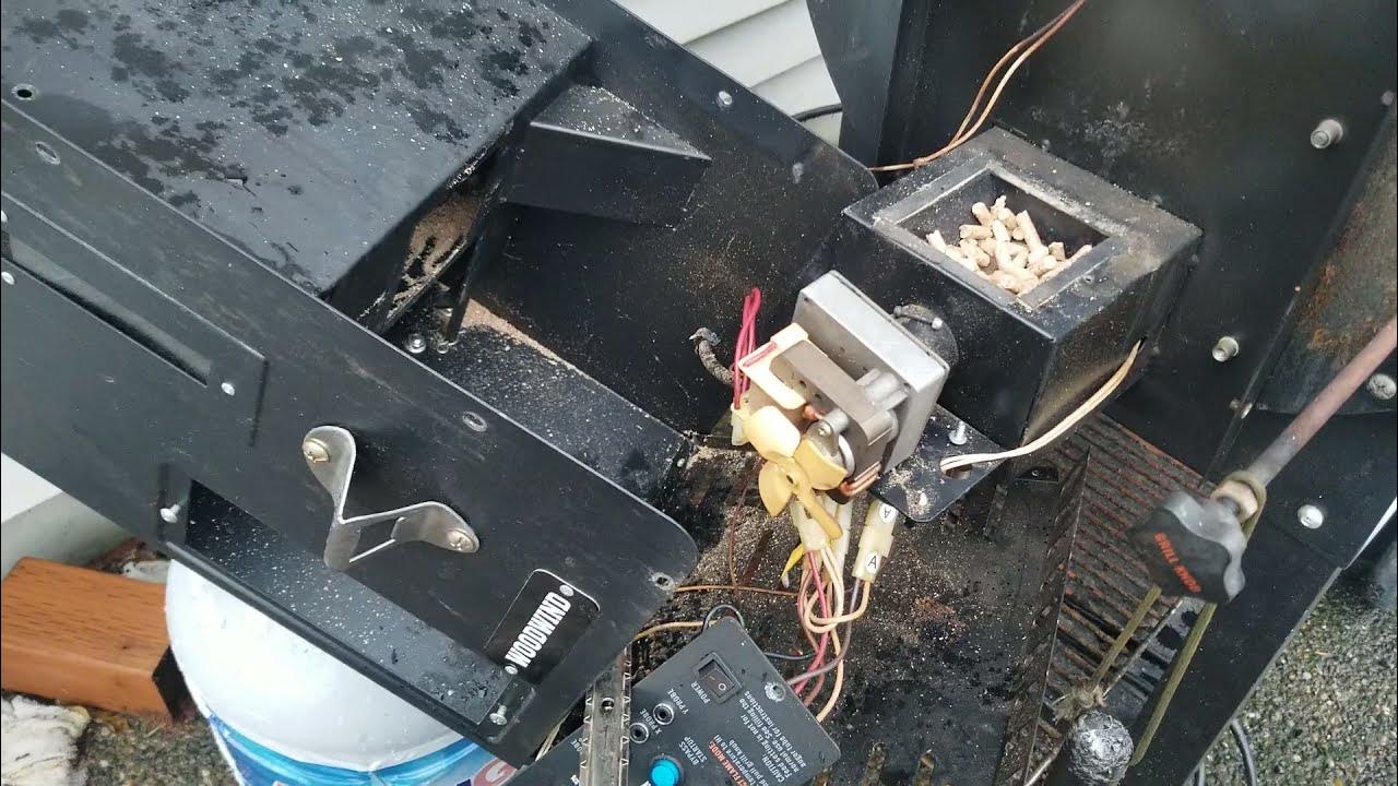 Troubleshoot Camp Chef Woodwind Pro smoker if pellets fail to feed