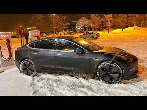 Vidéo: Que devient un véhicule électrique en hiver ?