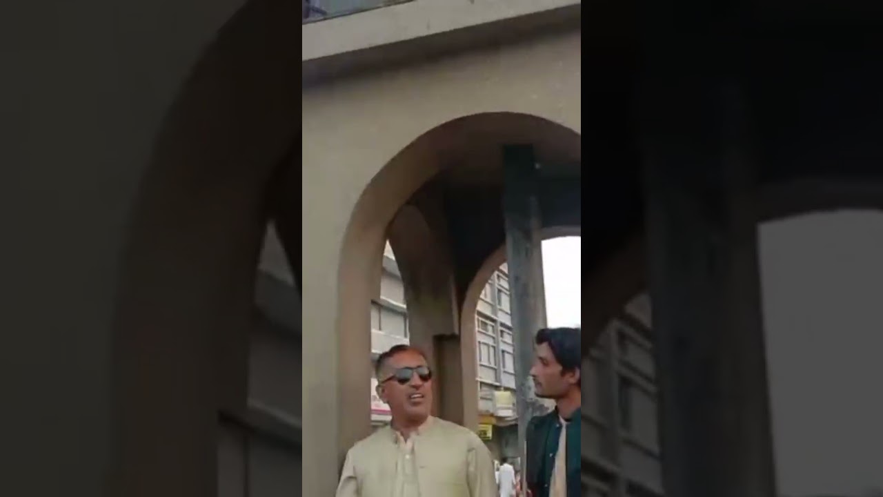 tlp workers k Saath izhar e yakhjejty k lye PTI k workers sarkoo per Khan Saab k instructions per