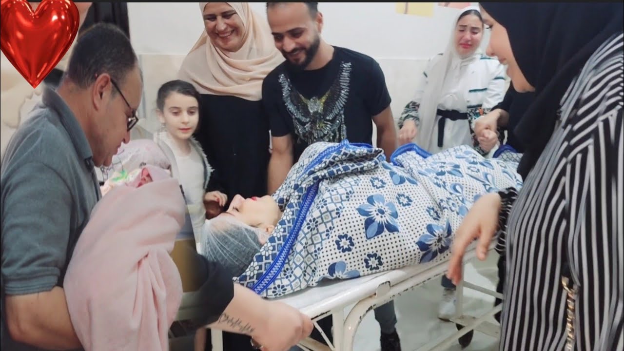 وأخيرا فلوج الولاده كامل ولحظه خروج أمل من غرفه العمليات وفرحتنابإستقبال بيبى أيلين بكينا من الفرحه🙈