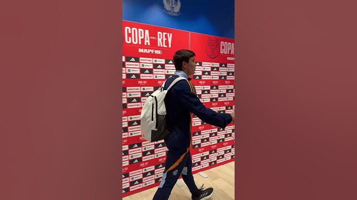 GONZALO, directo a saludar a sus PADRES, tras marcar el GOL que clasifica al REAL MADRID