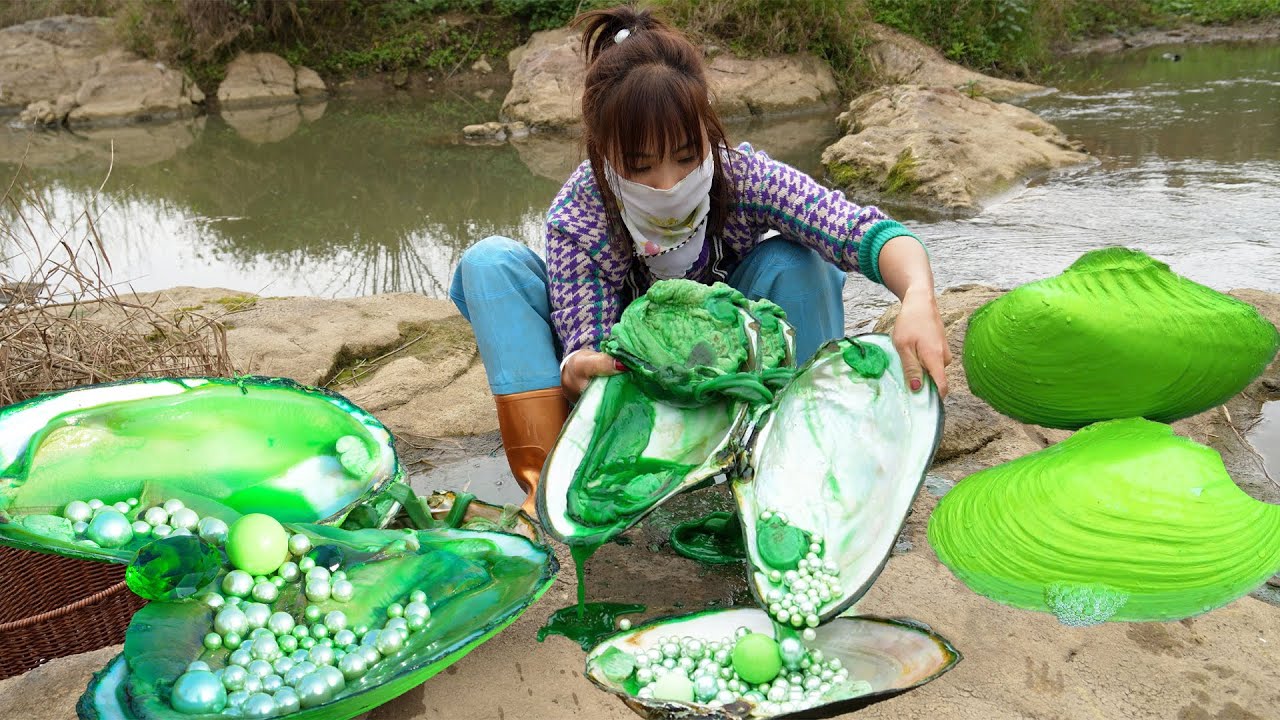 🐉 Girl's River Adventure: Mutated Giant Clam Remarkably Yields Rare and Valuable Pearls