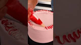 Genius Two-Tone Frosting Hack! 🤯🎂 #CakeDecorating #Shorts​#cakedecorating #bakinghacks #frosting