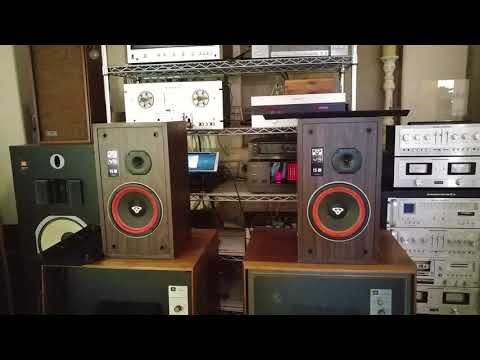 Cerwin Vega VS-80 Bookshelf Speakers & Yamaha M-80 Amplifier C-80 Controller