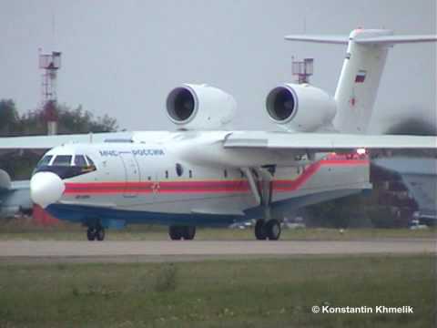 Бе-200 взлёт на МАКС 2003 RA-21515