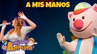 Video voorbeeld van "A MIS MANOS - Cantando con Adriana"