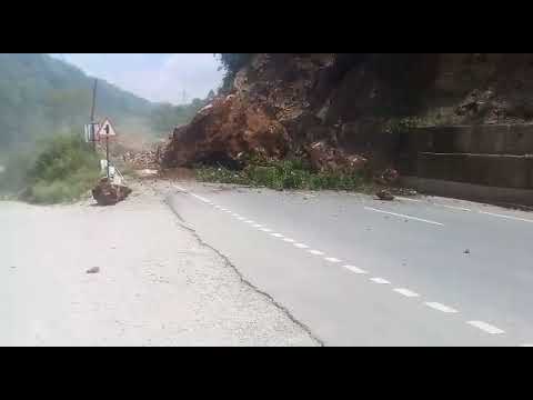 Landslide near Nagni Village at Rishikesh Chamba Gangotri Route NH94.