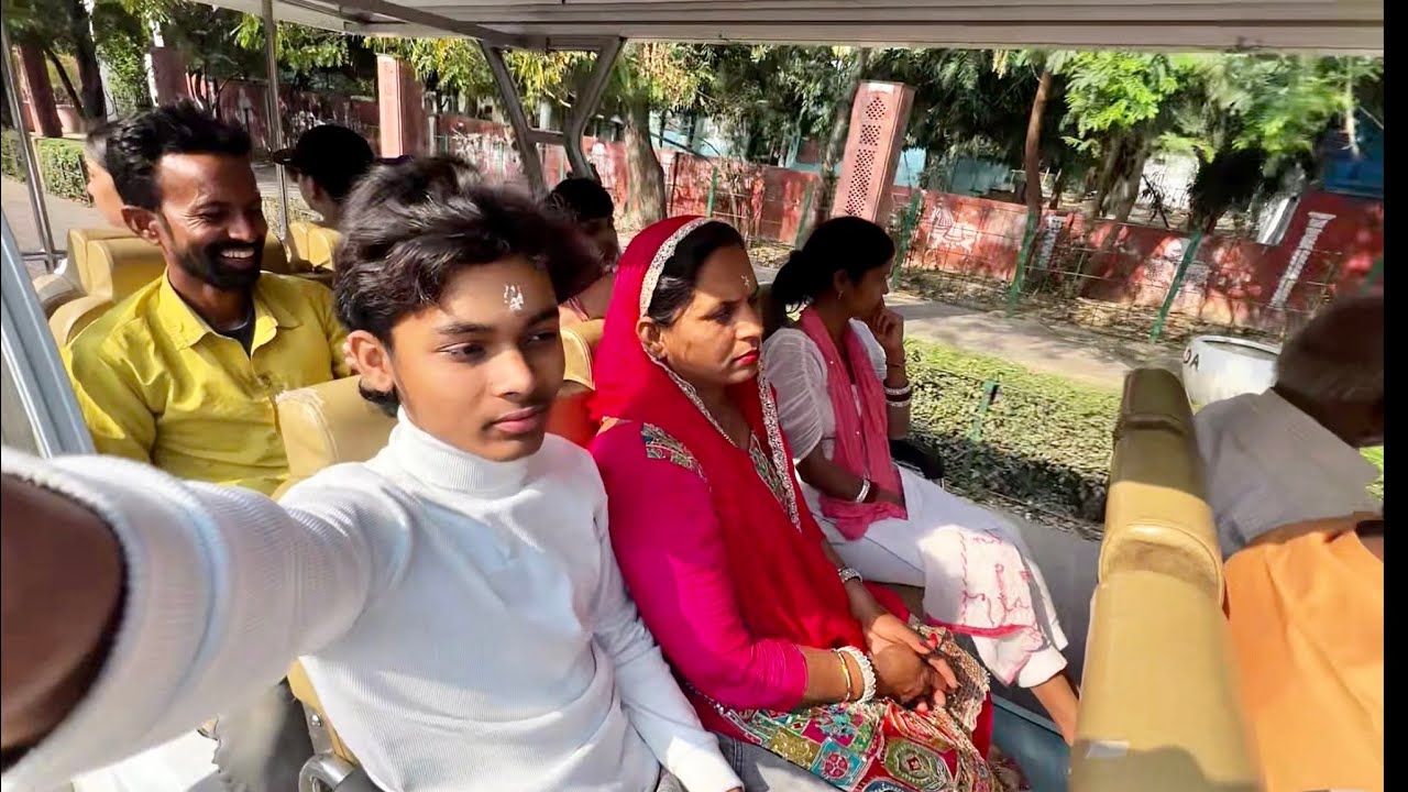 ￼￼￼ Taj Mahal ￼poch gaye ☺️ finally ￼￼￼￼