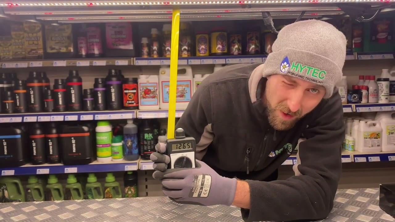 Maxibright Varidrive 720w LED grow light ‘v’s’ the Lumii Black LED grow light comparison video