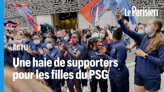 Les joueuses du PSG acclamées par les ultras avant leur match décisif contre Dijon